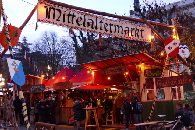 Mittelaltermarkt Pforzheim · Blumenhof — Ausflugsziel Nordschwarzwald
